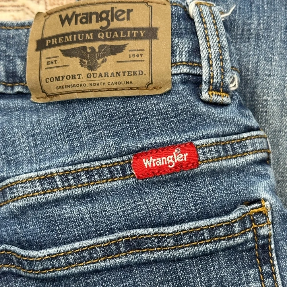 Wrangler Kids Straight-Leg Jeans in Dark Blue Wash Classic Boot (14 Slim).